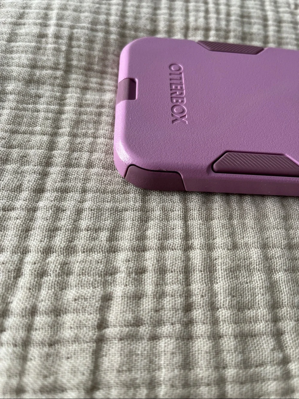 Otterbox Commuter Series Case for iPhone 13